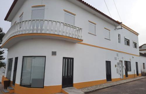 CASA DO NINHO - Entre o Campo e a Praia - Foto 3