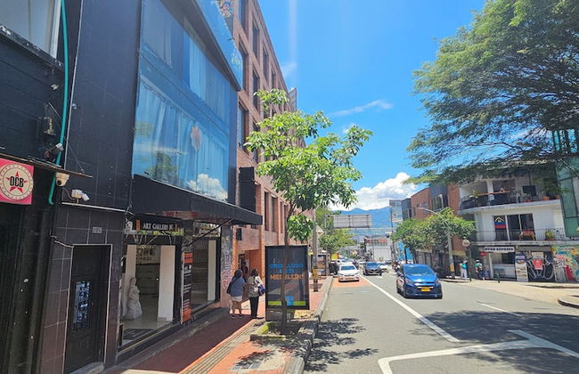 23 PROMO $ 11 Bedrooms with bathrooms Aprtmnt + 2 Jacuzzis and a rooftop pool. @Poblado - Photo $