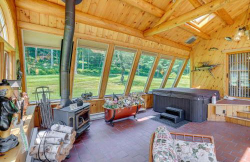 Elegant Hudson Valley Retreat with Hot Tub and Pond - Foto 32