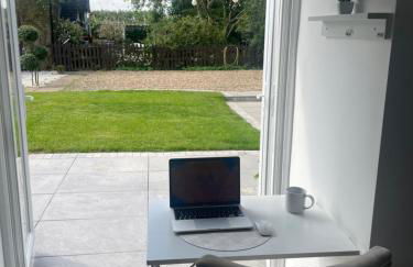 The Old Stable, Rustic Charm Modern Comforts - Foto 17