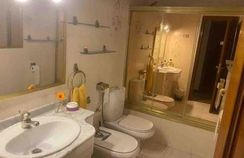 Piso amplio, iluminado y muy bien comunicado - Foto 5