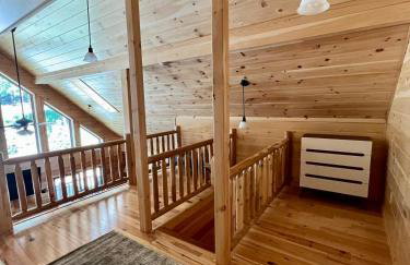 Luxury Cabin with Outdoor HotTub-NEW Construction - Foto 9