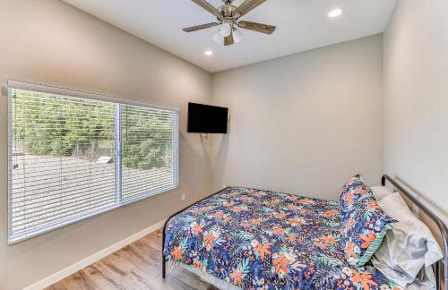 Peaceful Riverside Home with Patio, 7 Mi to Downtown - Foto 14