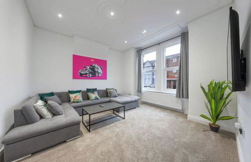 Brand New Cricklewood Zone 2 Modern Home - Foto 1