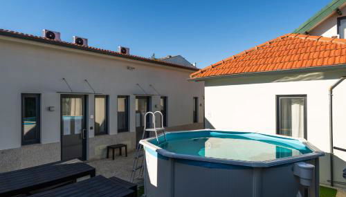 Authentic Studio with Terrace by HostWise - Foto 2