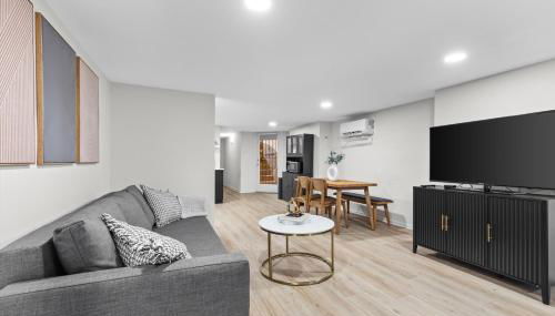 Spacious NW Apt Steps to 14th Street Corridor - Foto 2