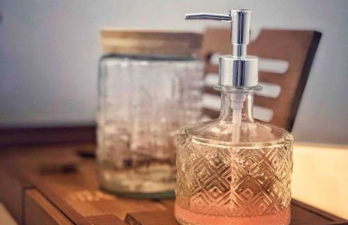 Adorable French Cottage style - 1 bedroom. - Foto 10