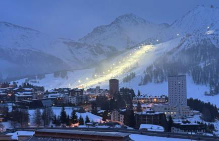 Facing the Sestriere Ski Slopes - Foto 66