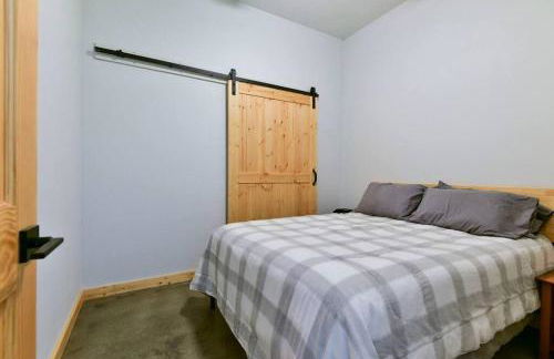 Table Rock Lakefront on 2 Acres with firepit - Foto 8