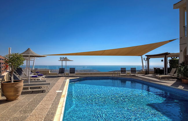 Hill View Restaurant & Apartments - Photo 1