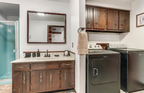 Woodburn Group Getaway Endless On-Site Fun! - Foto 21