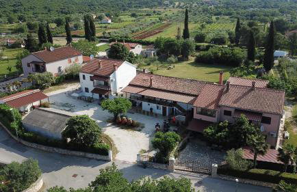 The Golden Well - Foto 1