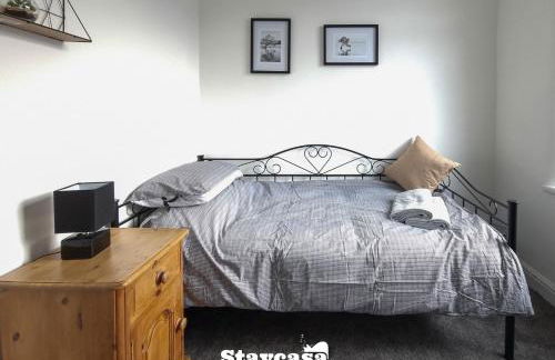 Spacious 6-Bed with Large Patio and Free Parking - Foto 12