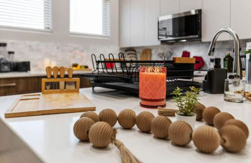 The Coral 2BD TownHouse 7ST Walkable - Foto 14