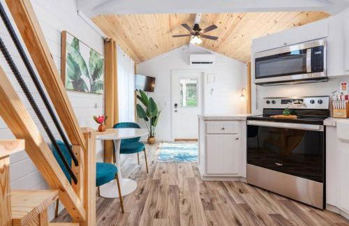 7 Le Soleil Retro Tiny House, Boat Parking, Mins to Lake Guntersville, City Harbor - Foto 19