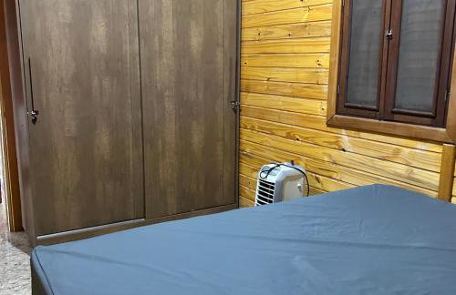 Chalé com PISCINA Privativa, com 2 QUARTOS, ESTACIONAMENTO em Condomínio com PORTARIA 24h, Sauna, Quadras, 3 PISCINAS no condomínio, Pesca e Parquinho Infantil - SmarTV na sala de estar, TV na área CHURRASQUEIRA, Wi-Fi e Cozinha Completa - Foto 64