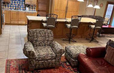 Oxford Chalet Getaway with Lake/Beach Access - Foto 46