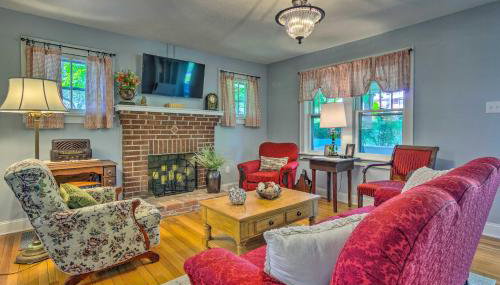 Restored Mars Hill Home on 1 Acre Walk to Town! - Foto 5