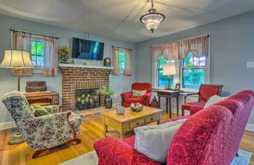 Restored Mars Hill Home on 1 Acre Walk to Town! - Foto 5