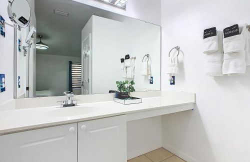 The Galactic Getaway, 3Bed, 2Bath Apartment, Free Parking, Heated Pool - Foto 21