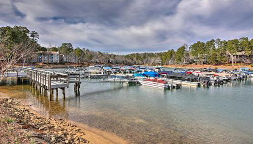 Lake Keowee Condo with Balcony and Resort Amenities! - Foto 2