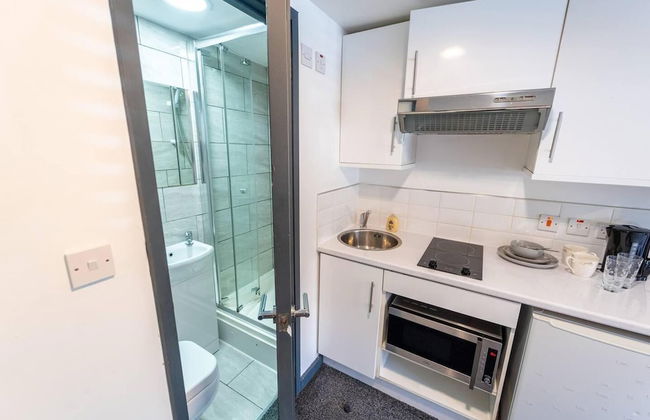 Spacious Comfortable Studio Near the University - Photo 12