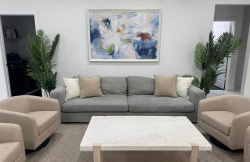 Palm Luxe Residence - Photo 11