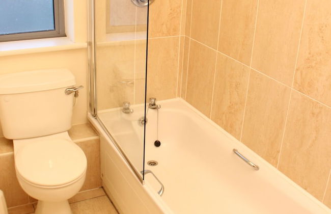 Galway Bay Sea View Apartments - Photo 42