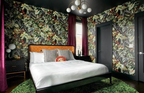 Upscale 12 South Penthouse with 2 Kings, Balcony 1 of 7 Themed Lofts at Cowrite, Find Coffee and Tacos Downstairs, Complimentary Spin Class, Walk to Shopping in 12 South, 10 Minutes to Broadway, Parking, 24 Hr Hospitality - Foto 2