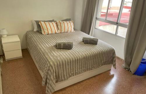 Piso Grande Amplio para grandes grupos 4 Dormitorios 2 baños,Asc 4AC y WIFI - Photo 36