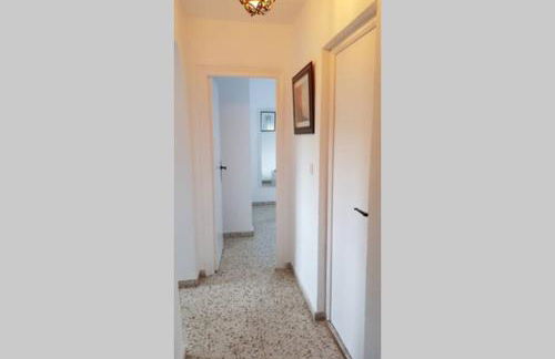 Fabulous refurbished apartment above private villa - Foto 13