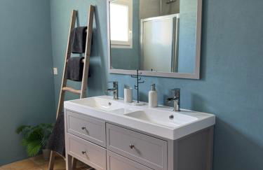 Villa avec piscine privée entre terre, ville et mer - Foto 18