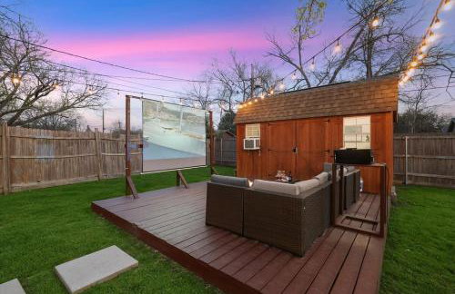 Peaceful and Relaxing Getaway w Beautiful Pool - Photo 2