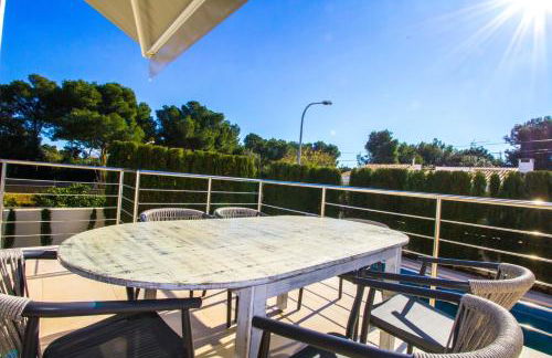 Soleado chalet con Piscina, WIFI y A/C - Photo 5