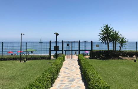 Marbella - Estepona beach frontline apartment - Photo 4