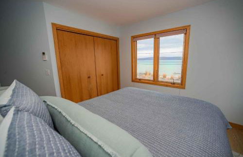 Crystal Lake Hillside with Private Sandy Beach - Foto 16