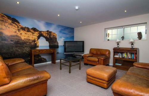 Luxury Villa with Private Pool, Gym & Leisure Room by Gale Beach LM25 - Foto 36