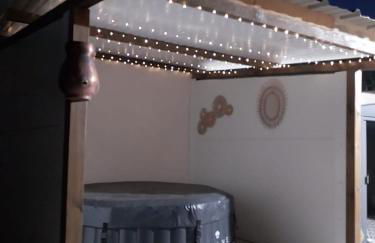 Le Coin Charmant - vue montagnes et jacuzzi privé - Foto 21