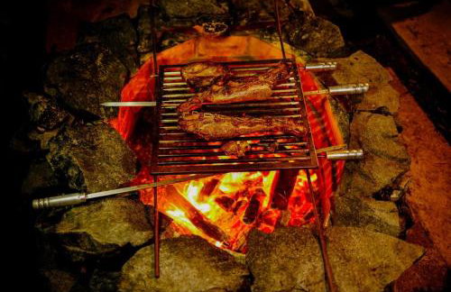 Chalé para 4 pessoas, 2km do Centro, Pet Friendly, Wi-fi 1GB, Lareira e Ar condicionado - Foto 3