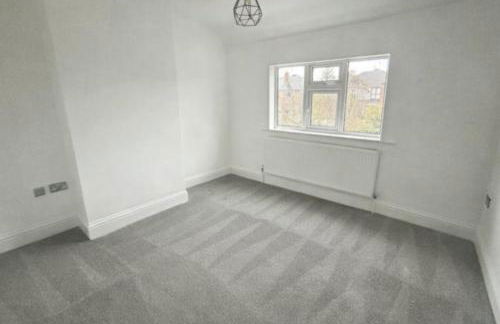 4BR House, Derby, Contractors, Relocators - Foto 5