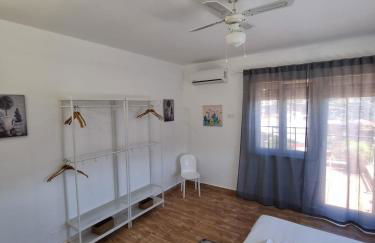 CITY HOUSE & FREE PARKING by Perry-Holiday moderno, panoramico e comodo fino a 6 ospiti - Foto 23