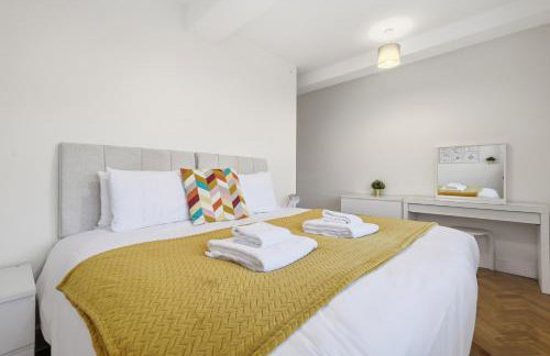 2 Royal Serviced Apartments, Ground Floor, two Bed,Fast Wifi - Space - Foto 7