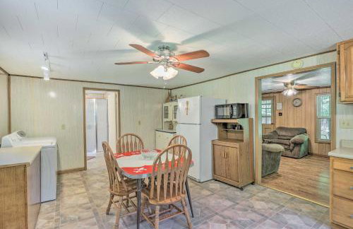 Bonfires and BBQs! Creekside Retreat in Marshall - Foto 8