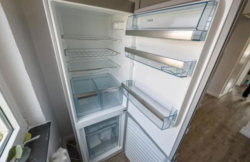 ImmoStay G#1 Ferienhaus - Parken & WiFi, 2 Balkone und 2 Bäder,4K - Foto 49