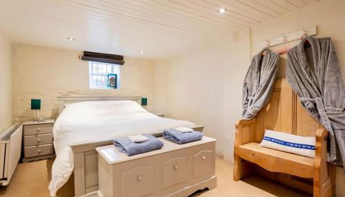 The Byre (Unusual and Different). - Foto 3