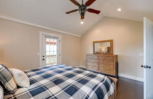 Beautiful Franklin Home with Bunkhouse and Hot Tub! - Foto 18