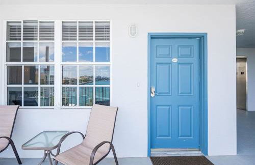 NEW Beach Condo 5 min walk to the Beach Sleeps 9 - Foto 22