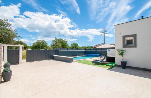 Villa Marsel with Pool & Jacuzzi by Istrabook - Foto 16