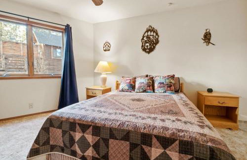 North Shore Lakefront - Spacious Lakefront with Hot Tub, & Game Room - Foto 24