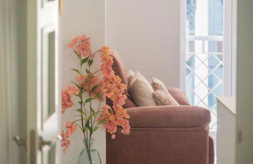 Magnificent- 2Bd 2Bth- City Center - Photo 3